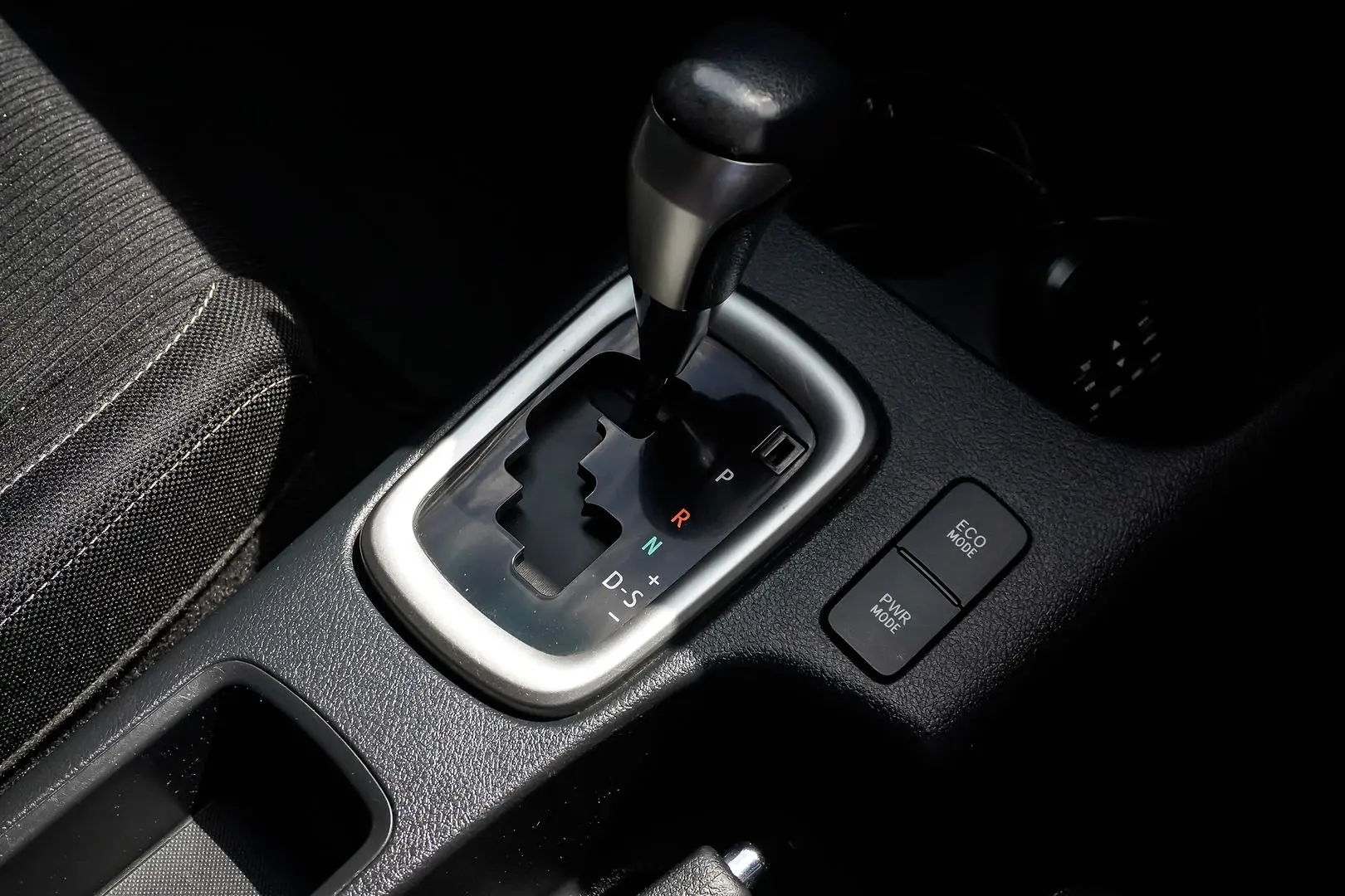 2016 Toyota Hilux Gallery Image 20