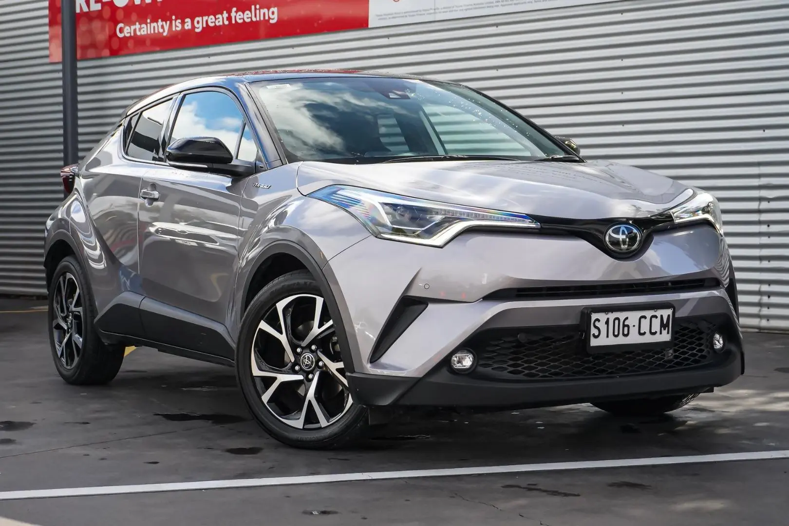 2019 Toyota C-HR Gallery Image 2
