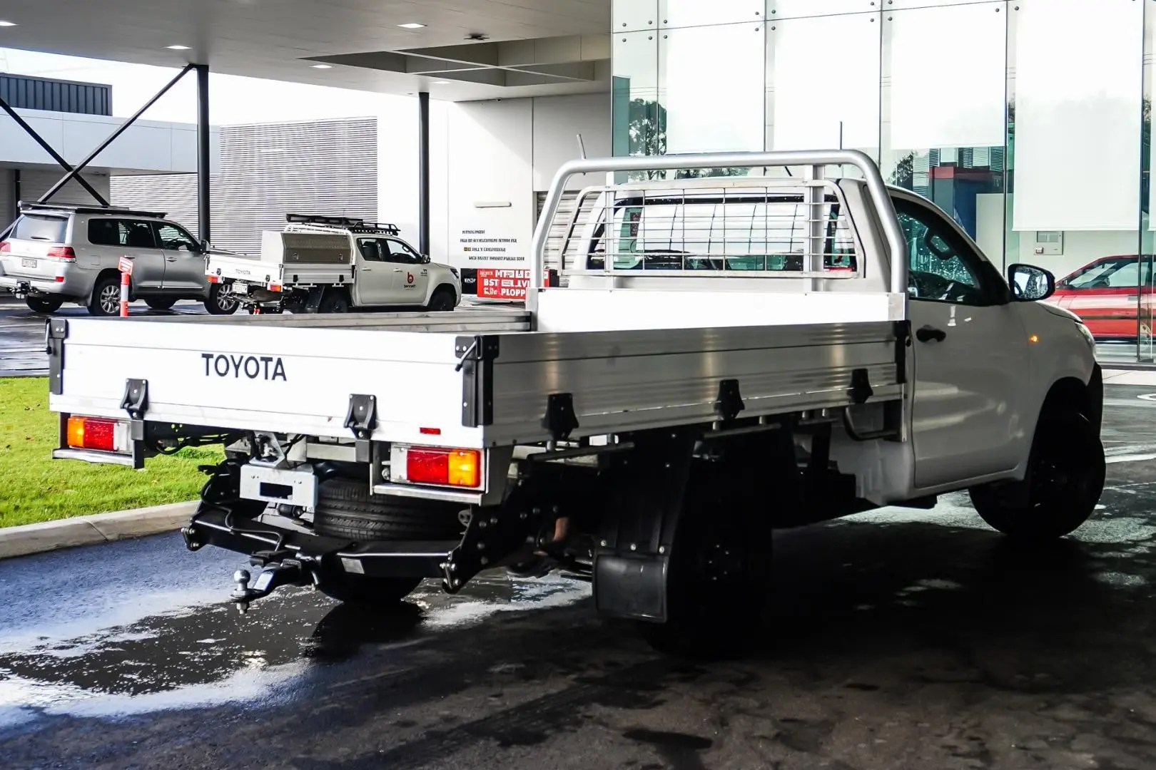 2021 Toyota Hilux Gallery Image 2