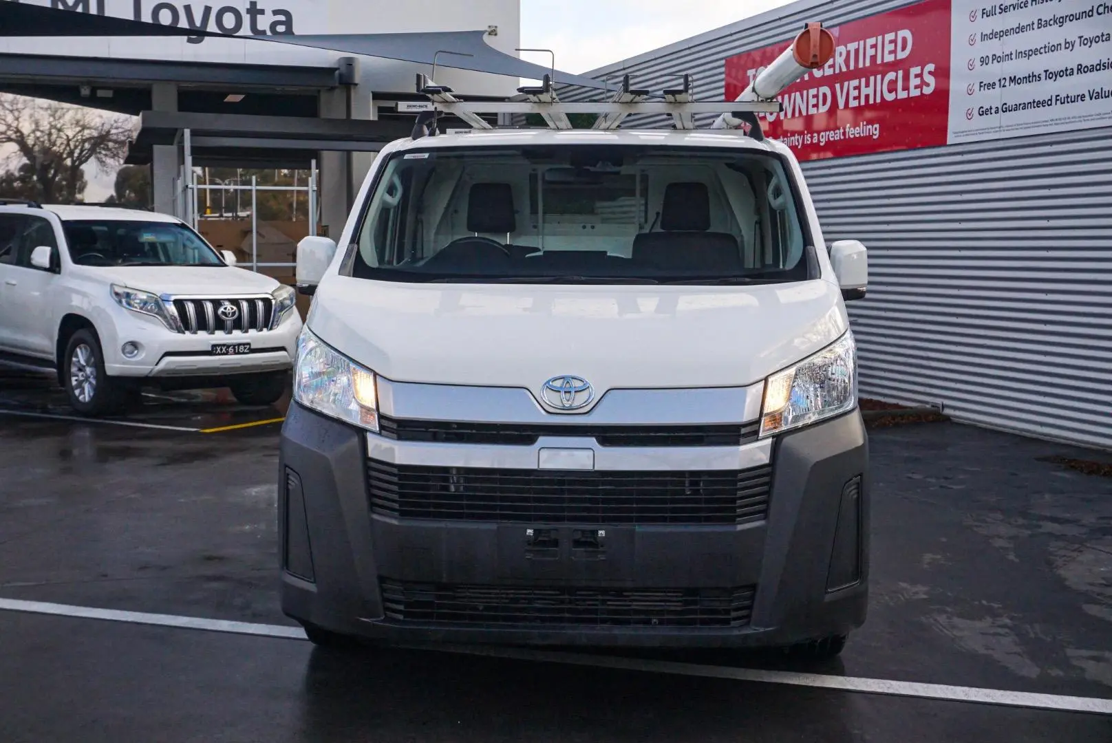 2020 Toyota Hiace Gallery Image 5