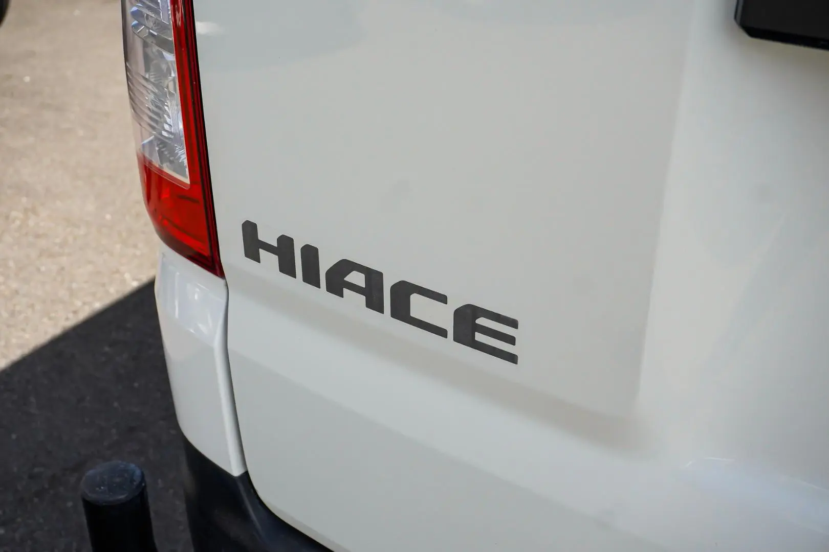 2021 Toyota Hiace Gallery Image 13