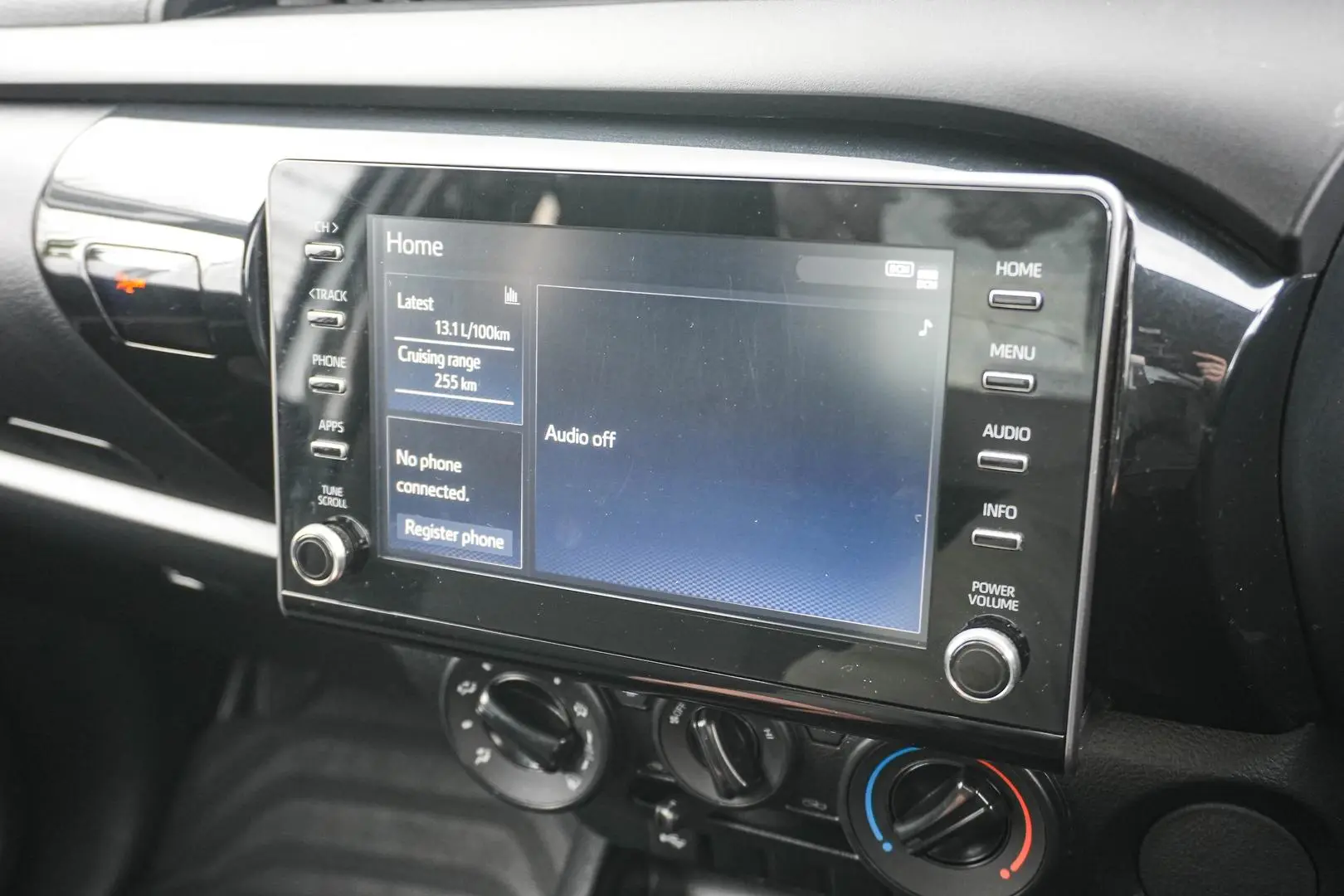 2025 Toyota Hilux Gallery Image 24