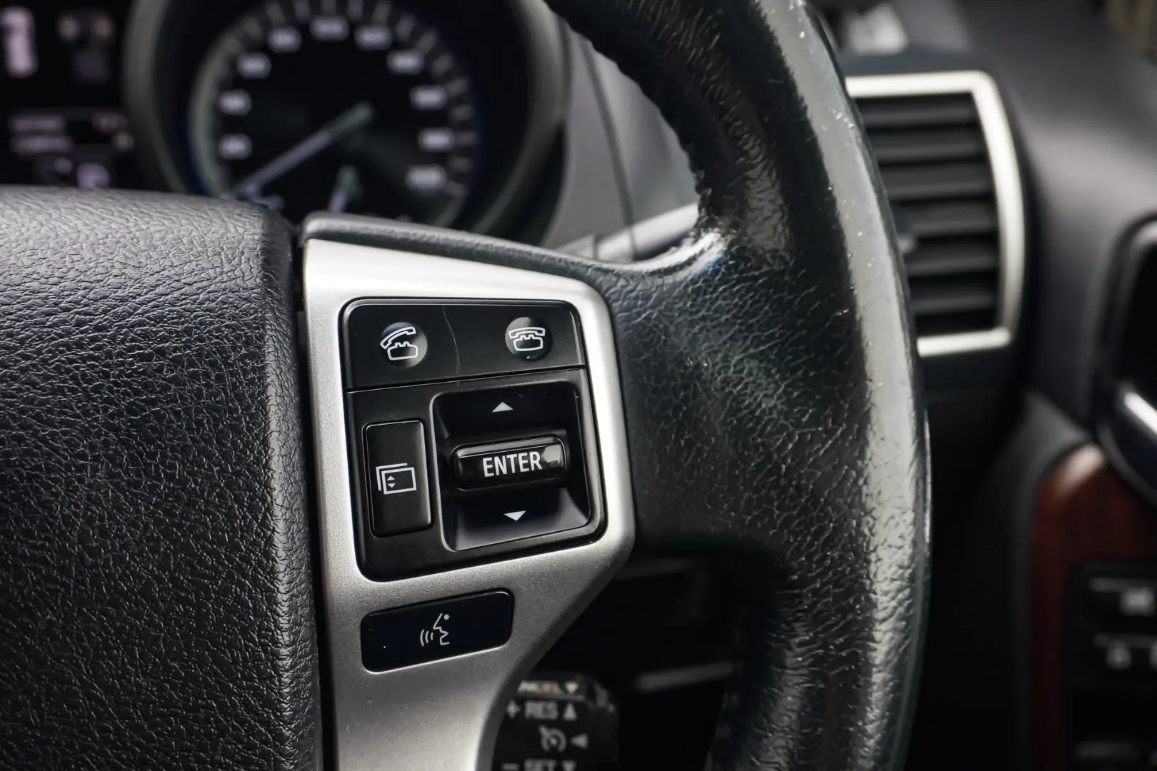 2015 Toyota Landcruiser Prado Gallery Image 20
