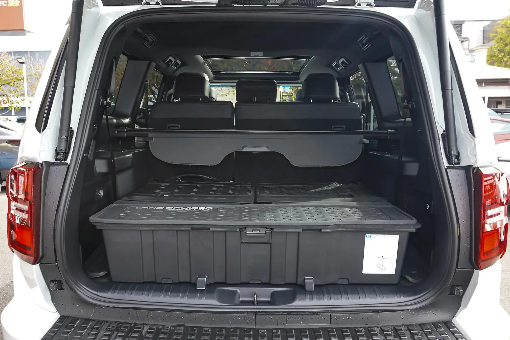 2024 Toyota Landcruiser Prado Gallery Image 9