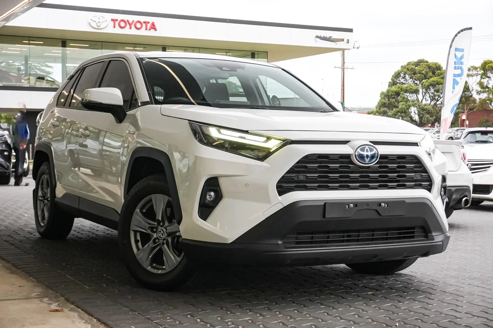 2022 Toyota RAV4 Gallery Image 2