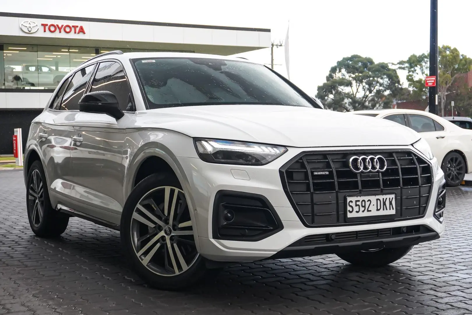 2024 Audi Q5 Gallery Image 2