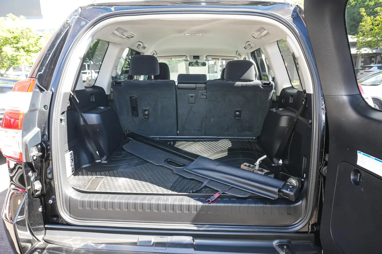 2016 Toyota Landcruiser Prado Gallery Image 13