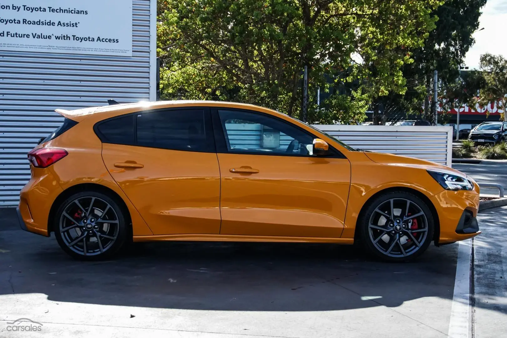 2020 Ford Focus Image 3