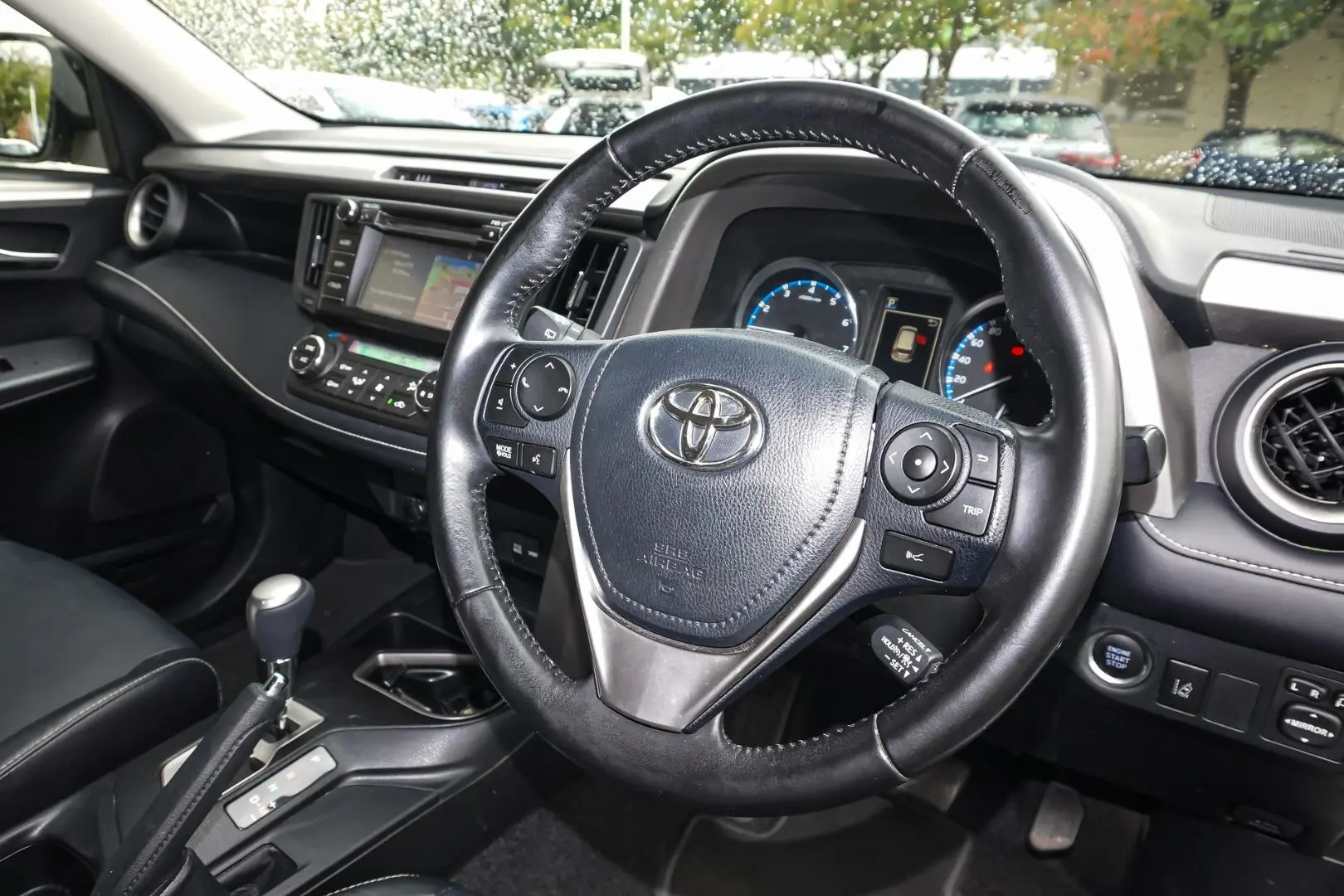 2018 Toyota RAV4 Gallery Image 7