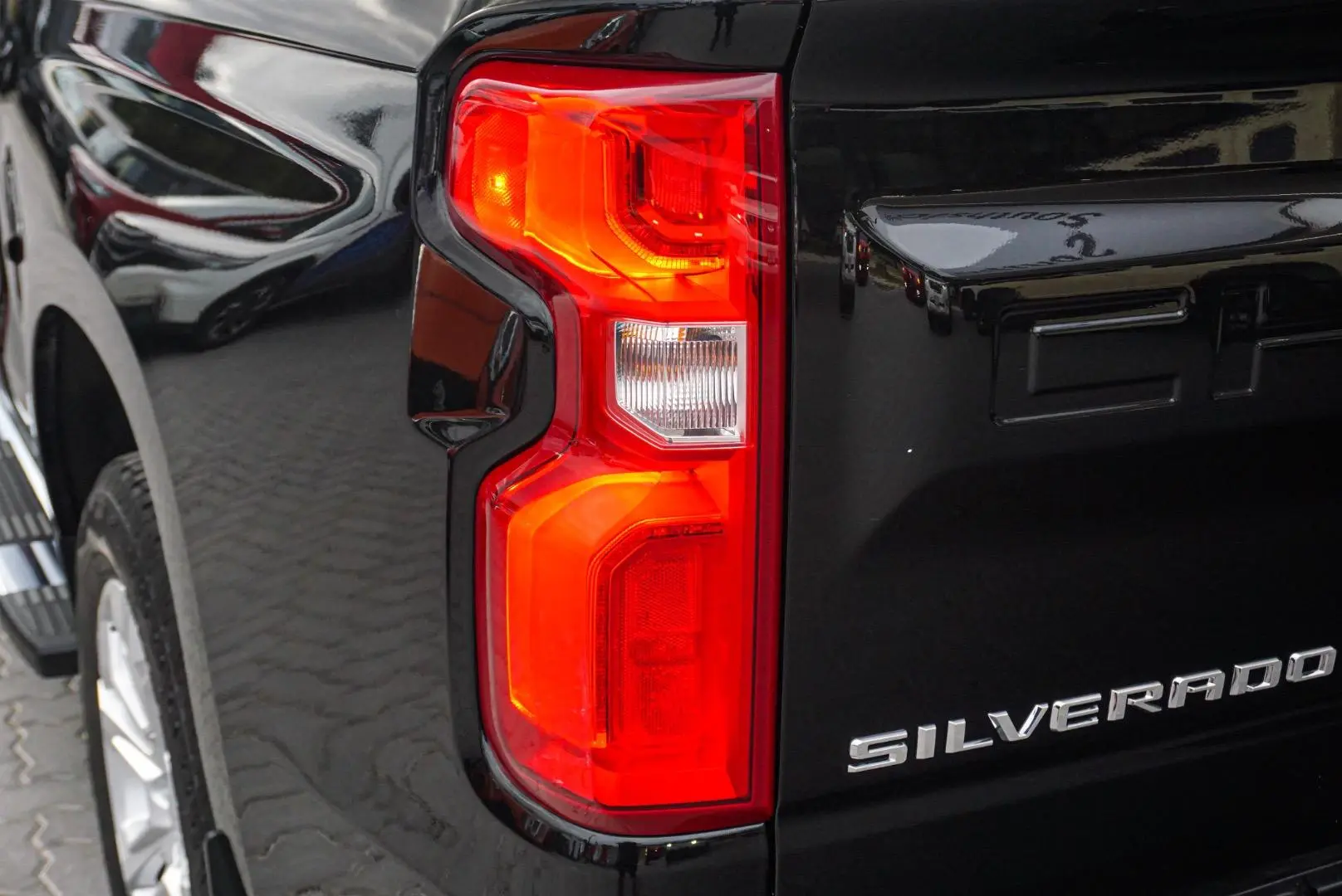 2024 Chevrolet Silverado Gallery Image 13