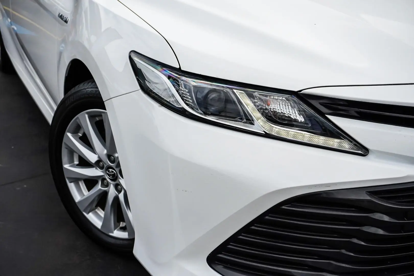 2019 Toyota Camry Gallery Image 12