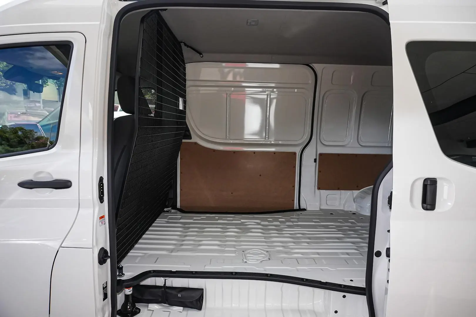 2025 Toyota Hiace Gallery Image 8