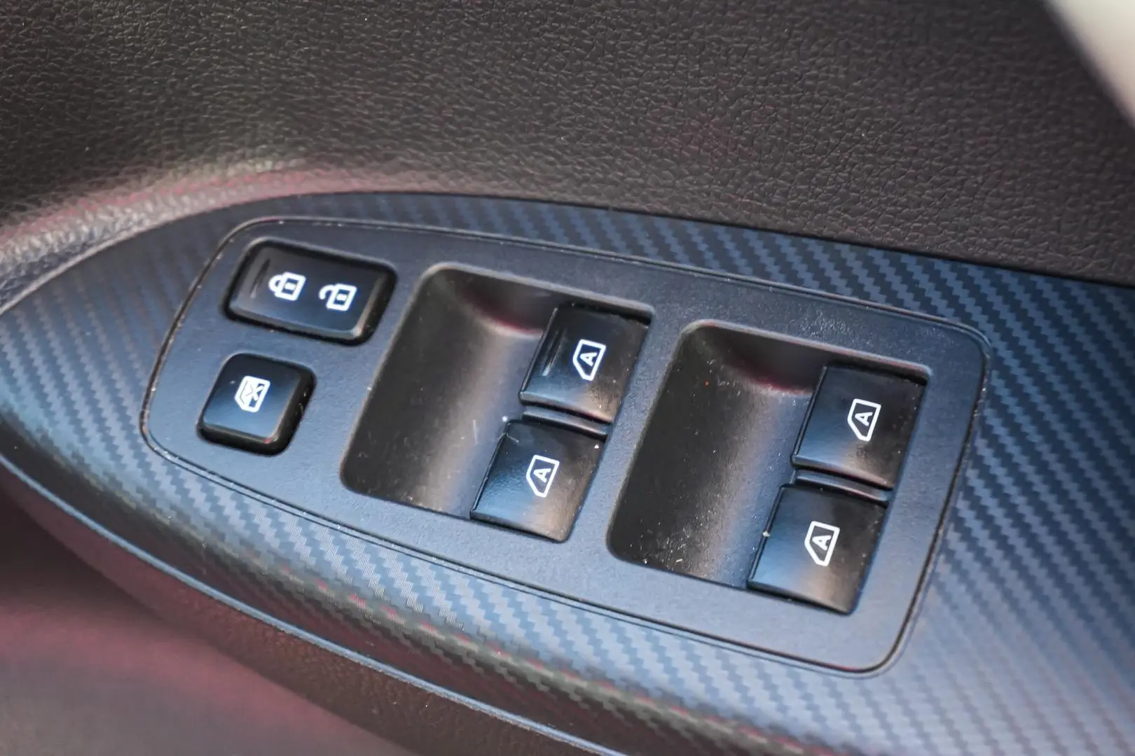 2019 Mitsubishi Eclipse Cross Gallery Image 16