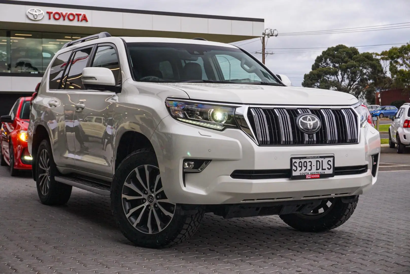 2021 Toyota Landcruiser Prado Gallery Image 2