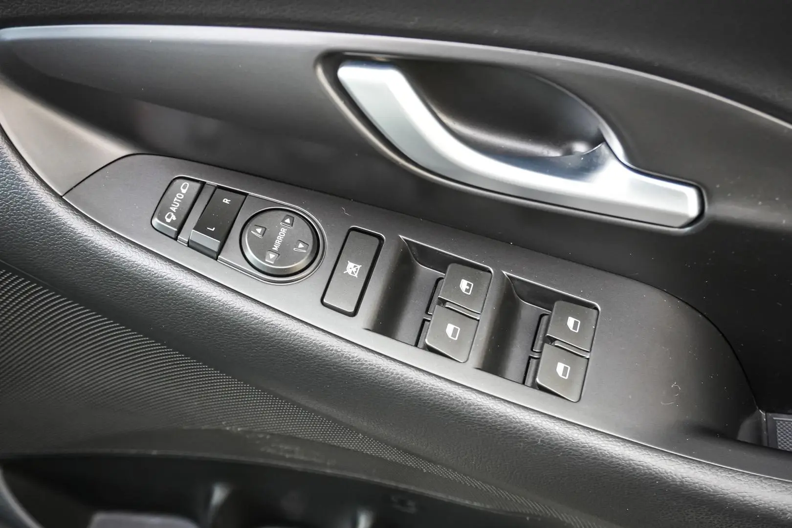 2017 Hyundai i30 Gallery Image 18