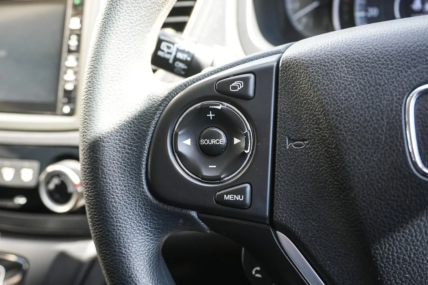 2015 Honda CR-V Gallery Image 18