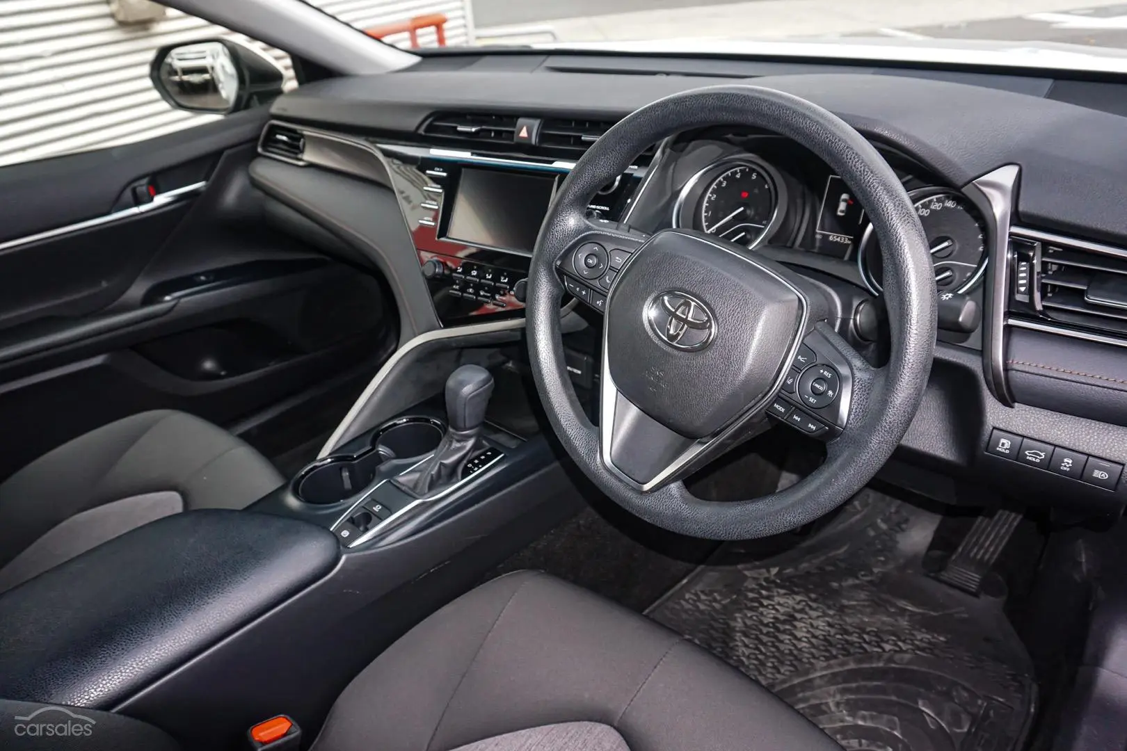 2019 Toyota Camry Image 6