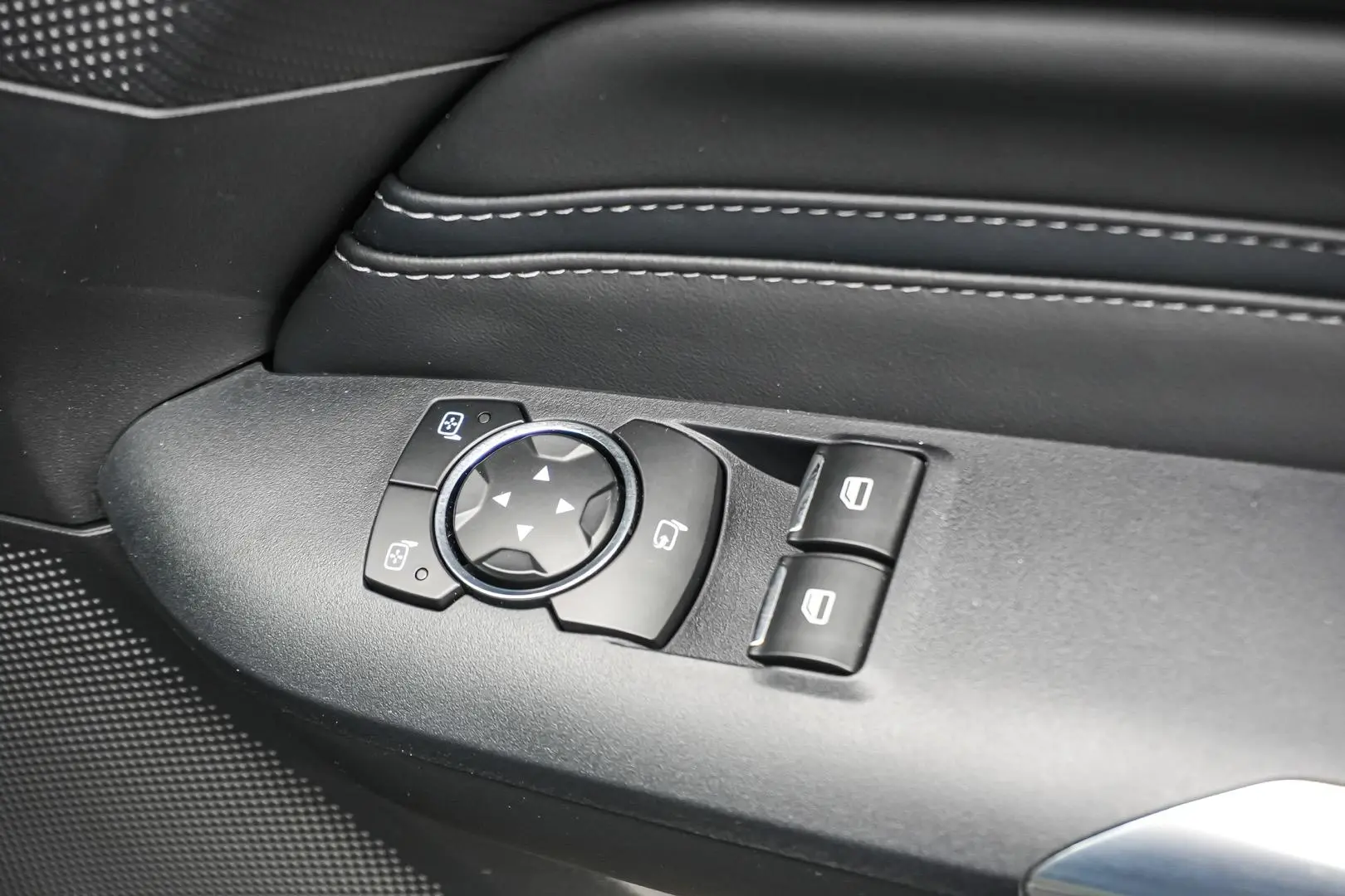 2024 Ford Mustang Gallery Image 18
