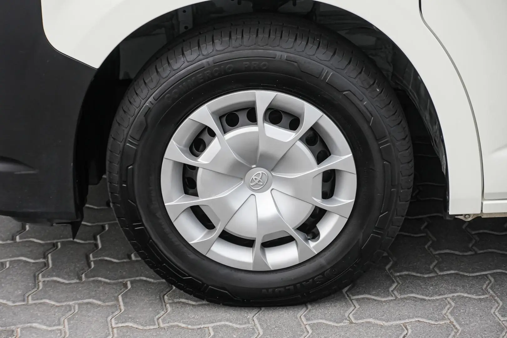 2022 Toyota Hiace Gallery Image 13