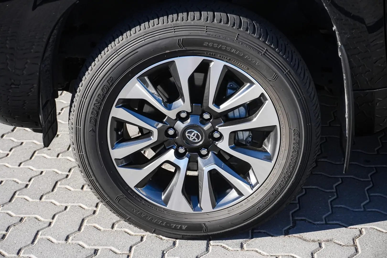 2023 Toyota Landcruiser Prado Gallery Image 13