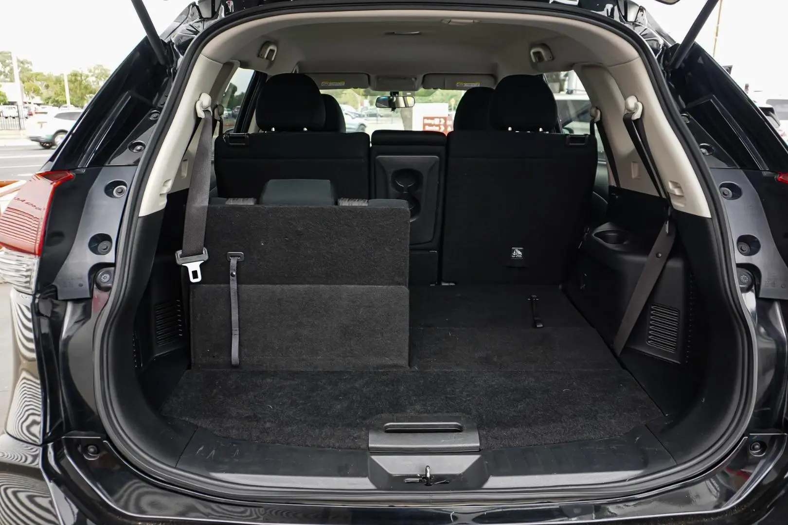 2019 Nissan X-TRAIL Gallery Image 10