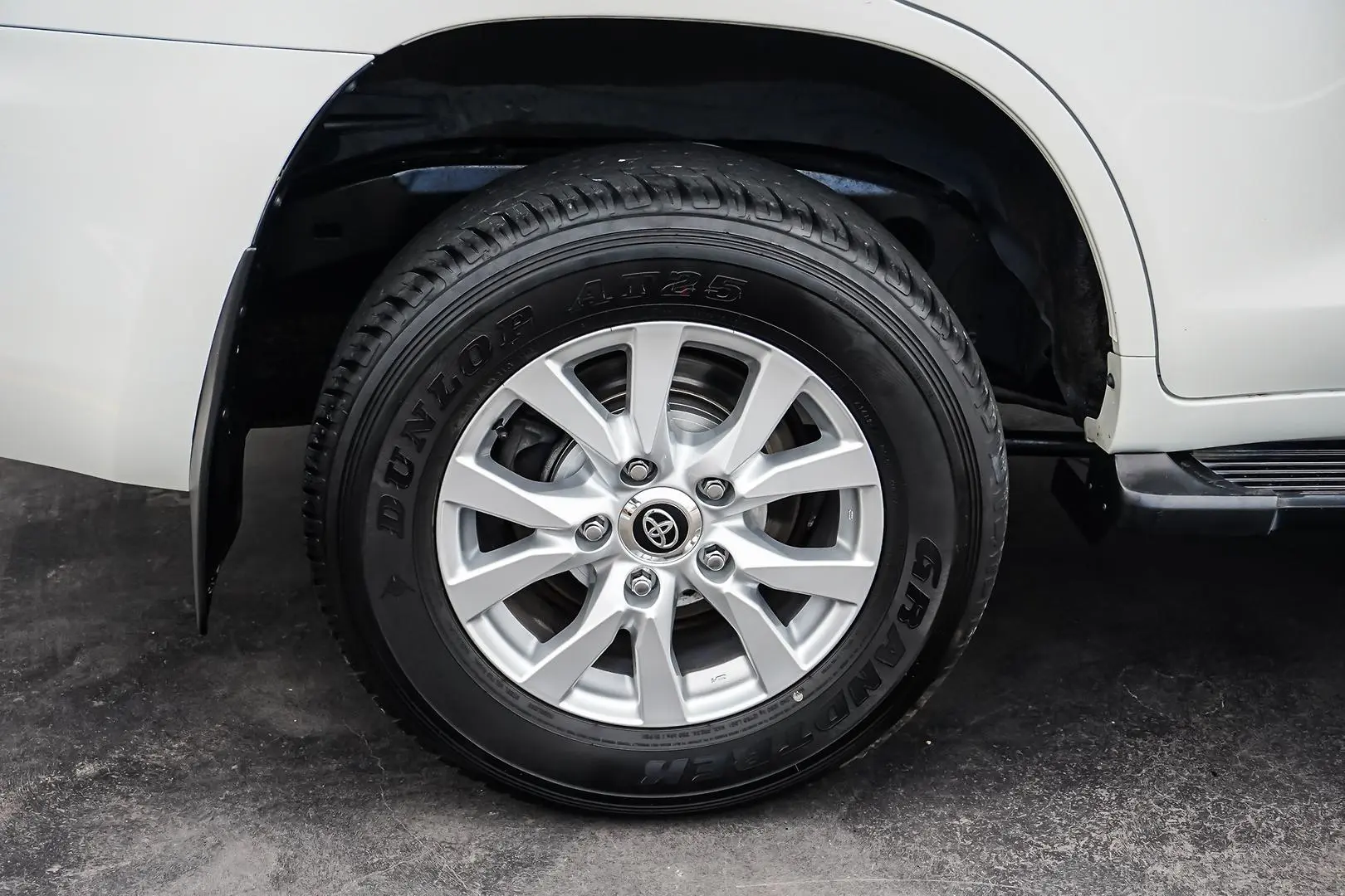 2019 Toyota Landcruiser Gallery Image 18