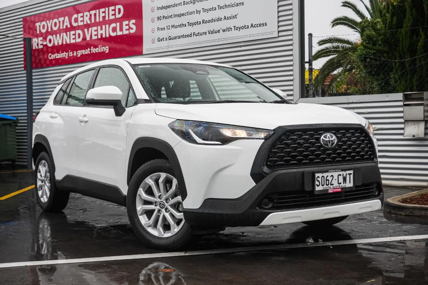 2023 Toyota Corolla Cross Gallery Image 2
