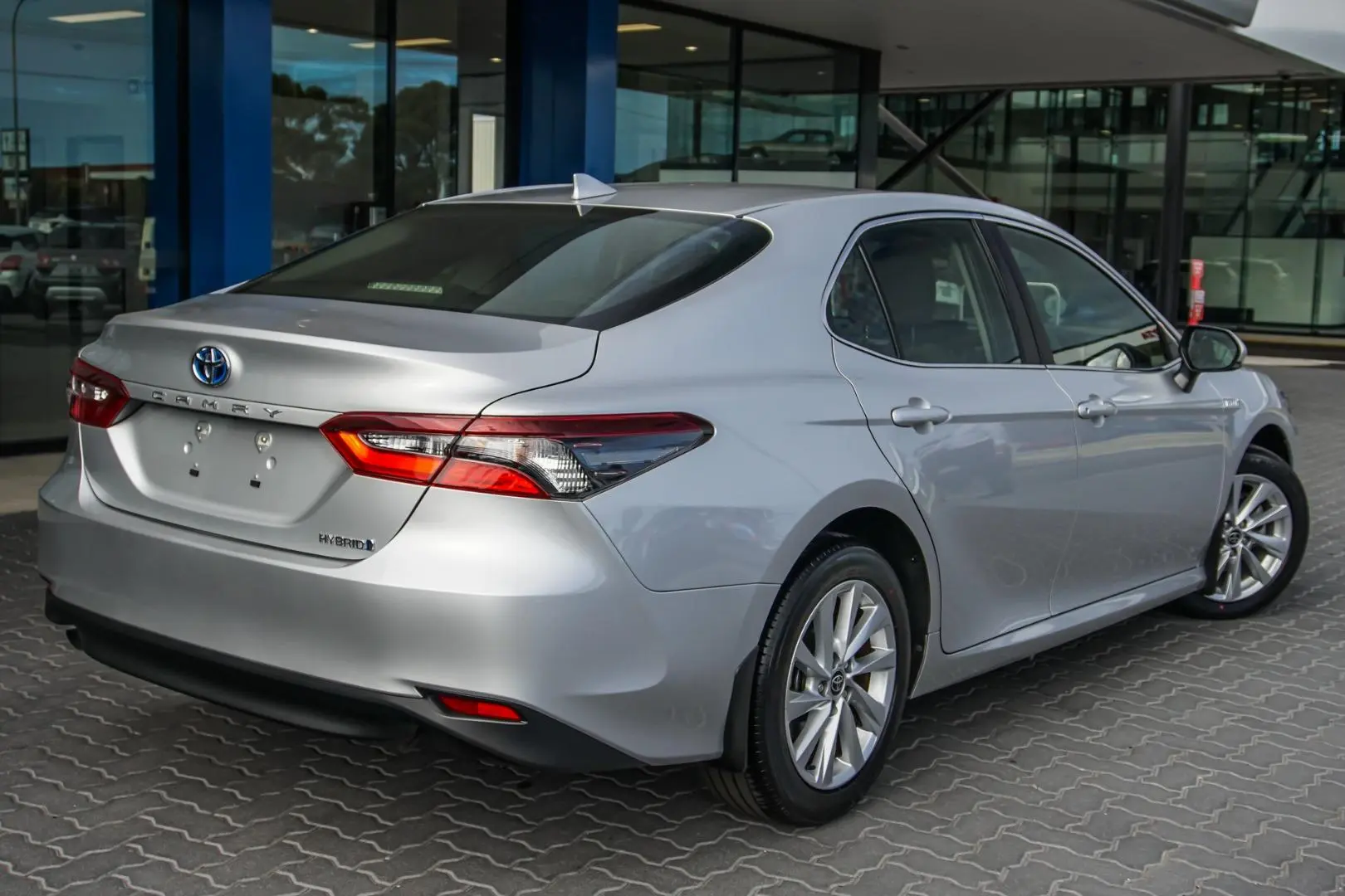 2021 Toyota Camry Gallery Image 2