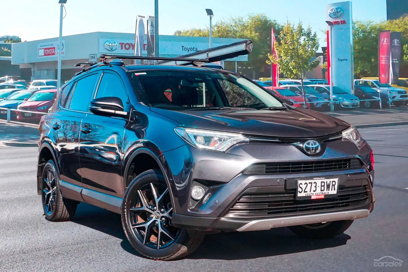 2018 Toyota RAV4 Image 1