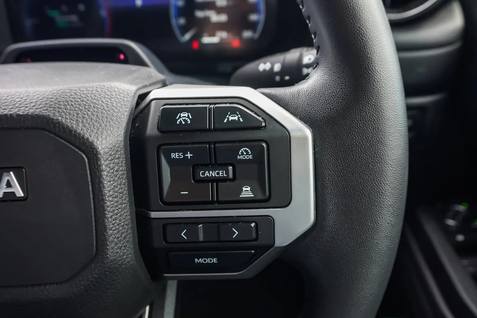 2025 Toyota Landcruiser Prado Gallery Image 22