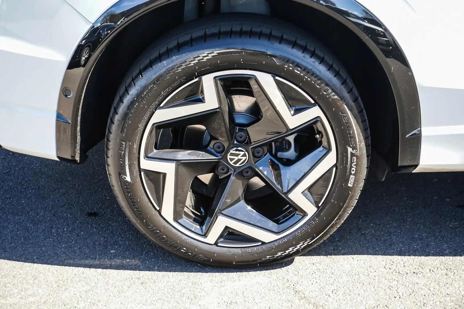 2025 Volkswagen Tiguan Gallery Image 15