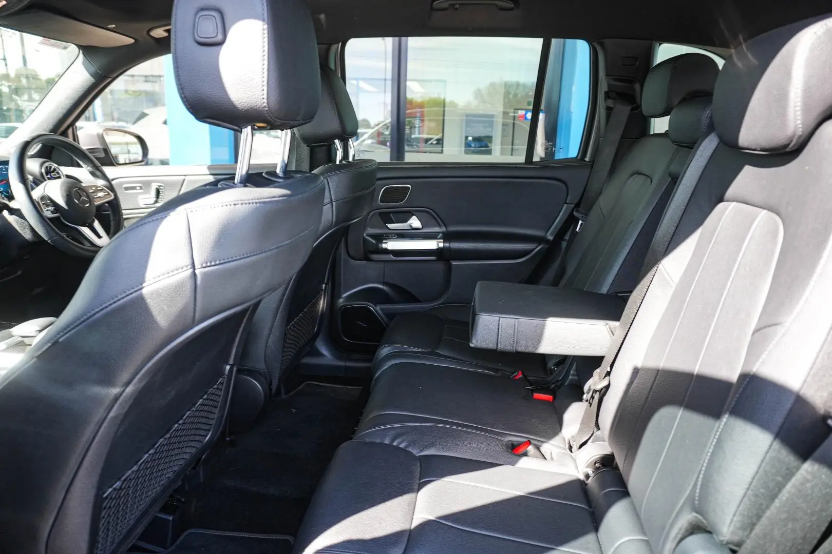 2021 Mercedes-Benz GLB-Class Gallery Image 8