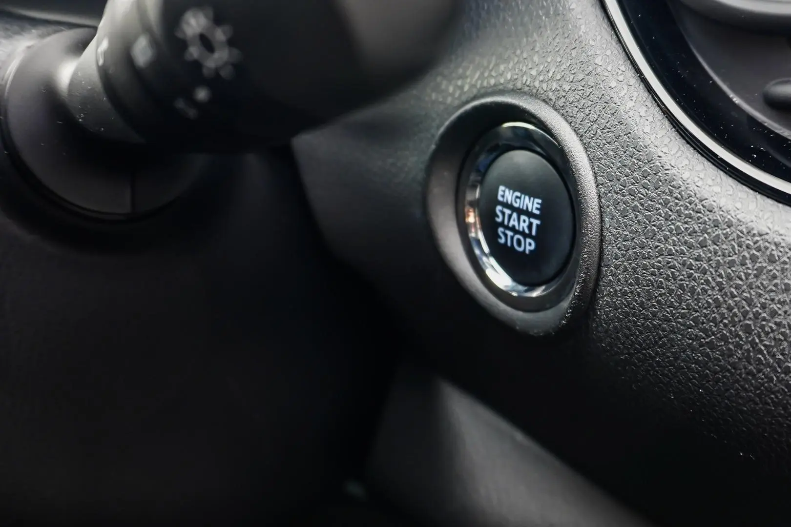 2021 Toyota C-HR Gallery Image 25