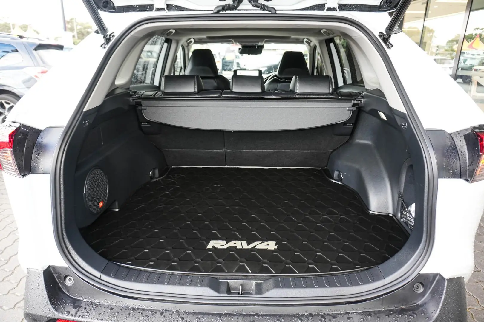 2023 Toyota RAV4 Gallery Image 11