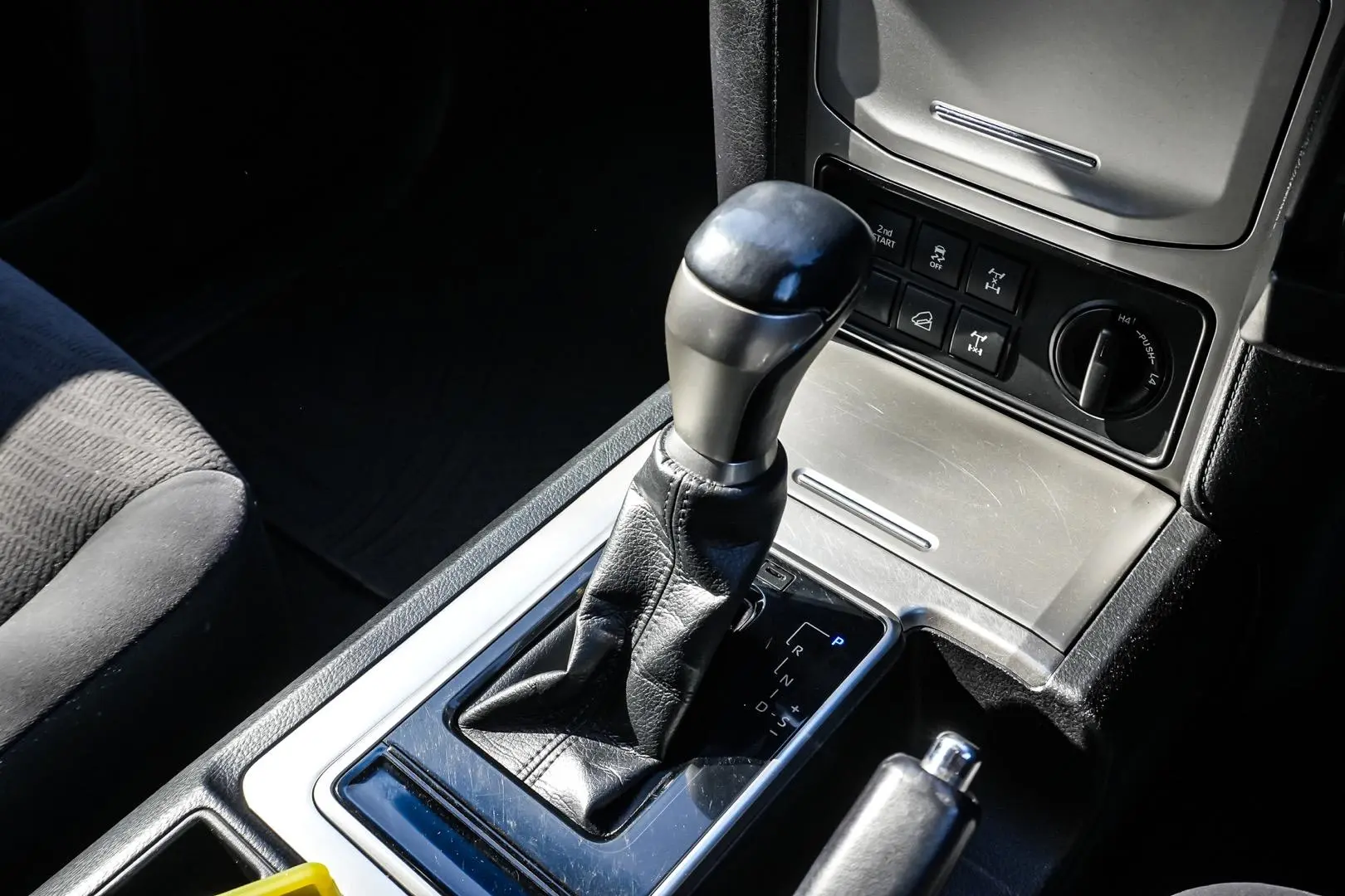 2018 Toyota Landcruiser Prado Gallery Image 16