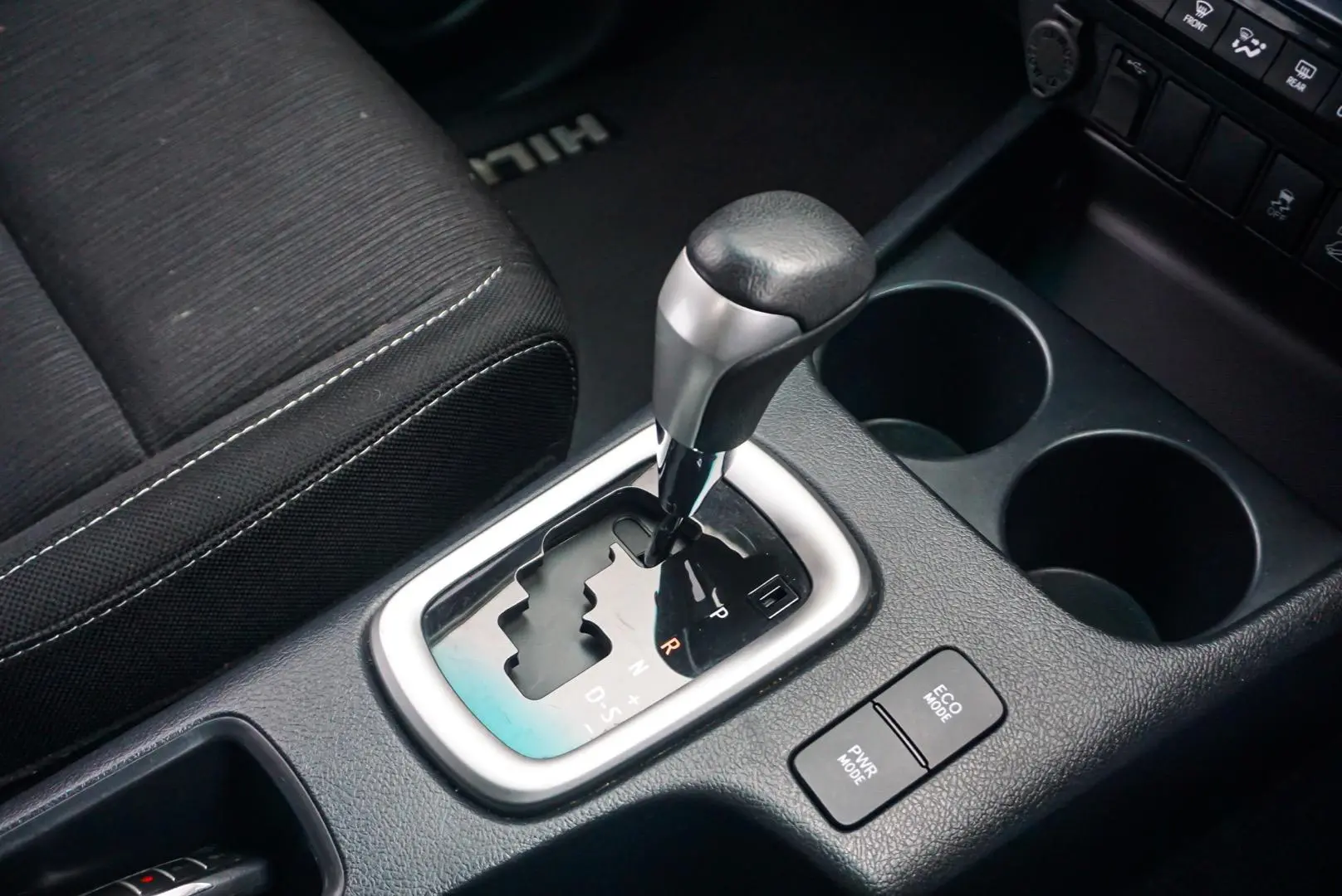 2019 Toyota Hilux Gallery Image 14