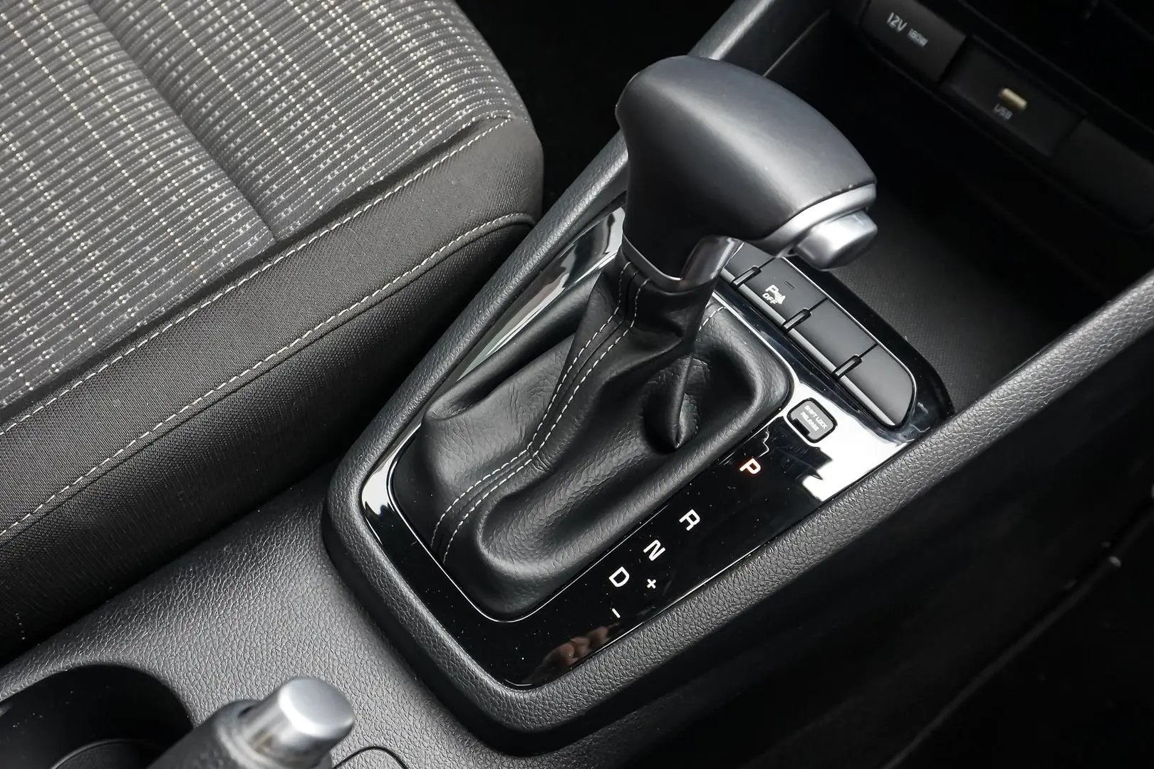 2021 Kia Stonic Gallery Image 18