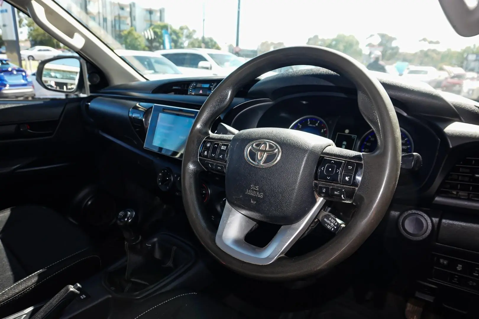 2019 Toyota Hilux Gallery Image 6