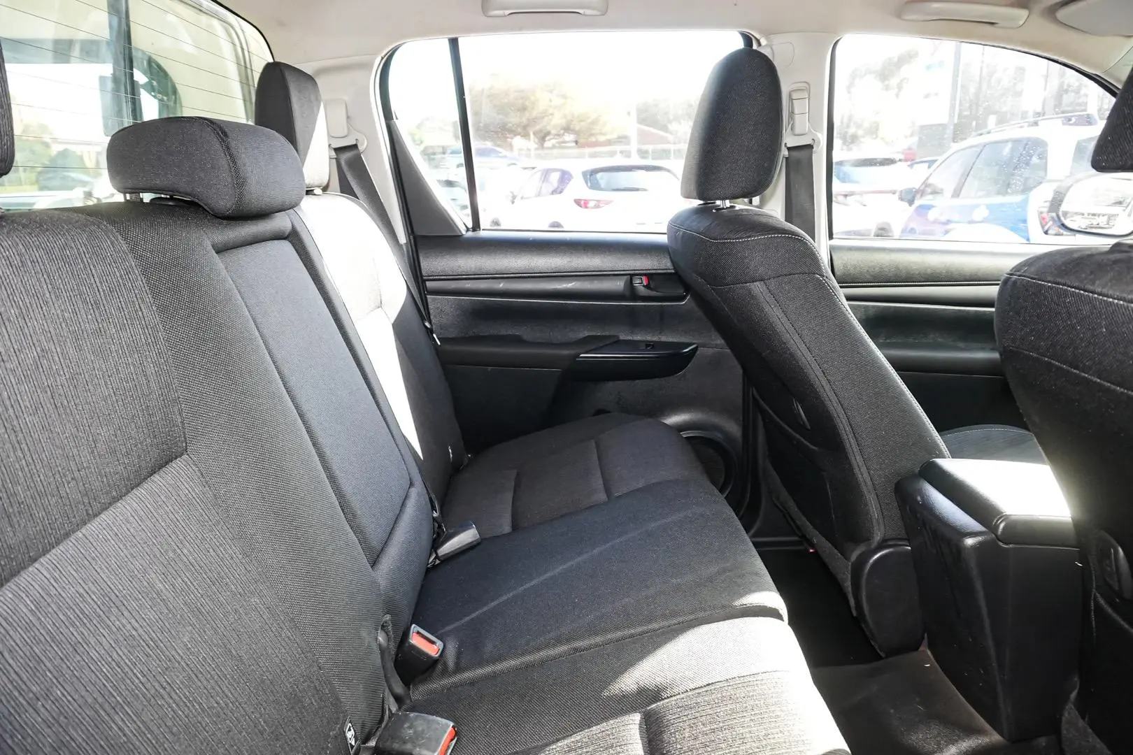 2018 Toyota Hilux Gallery Image 9