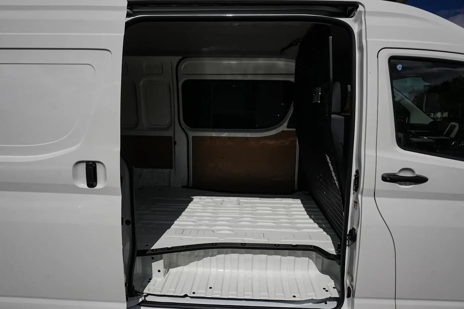 2025 Toyota Hiace Gallery Image 9