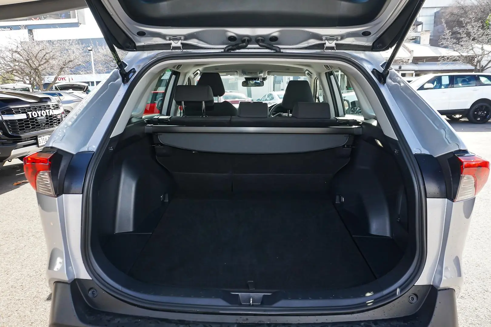 2025 Toyota RAV4 Gallery Image 9