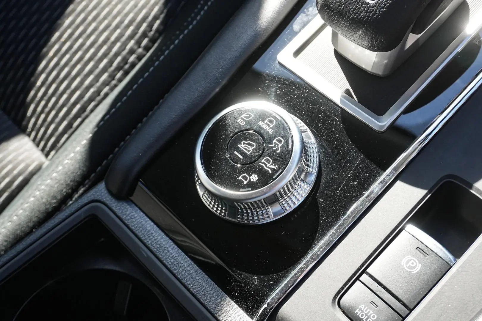 2024 Mitsubishi Outlander Gallery Image 18