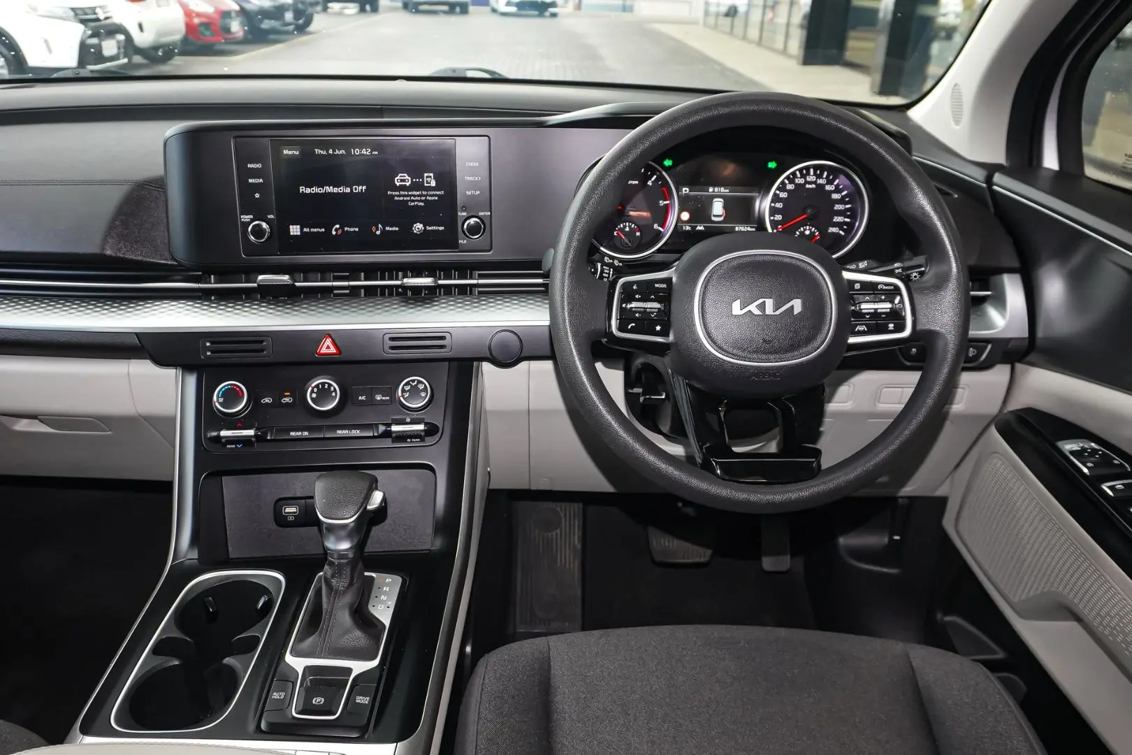 2022 Kia Carnival Gallery Image 9