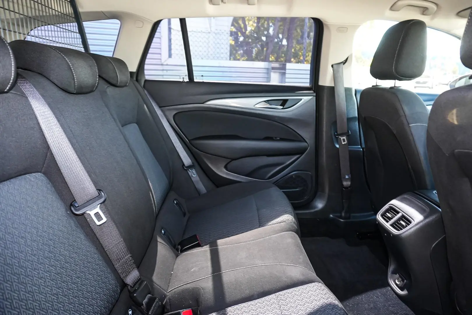 2018 Holden Commodore Gallery Image 14