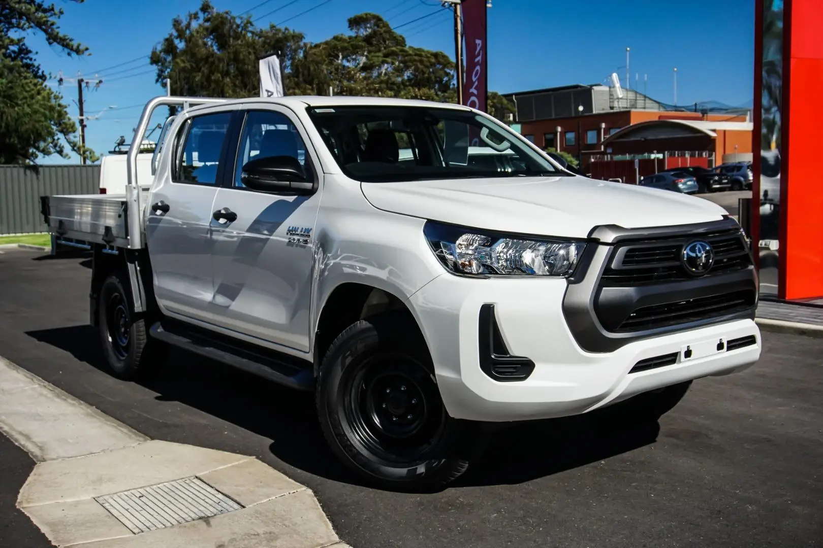 2022 Toyota Hilux Gallery Image 1