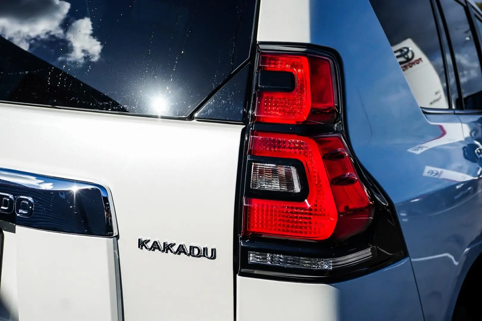 2021 Toyota Landcruiser Prado Gallery Image 14