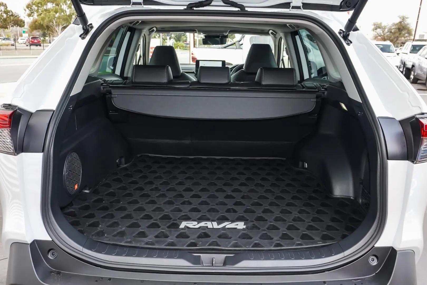 2025 Toyota RAV4 Gallery Image 10