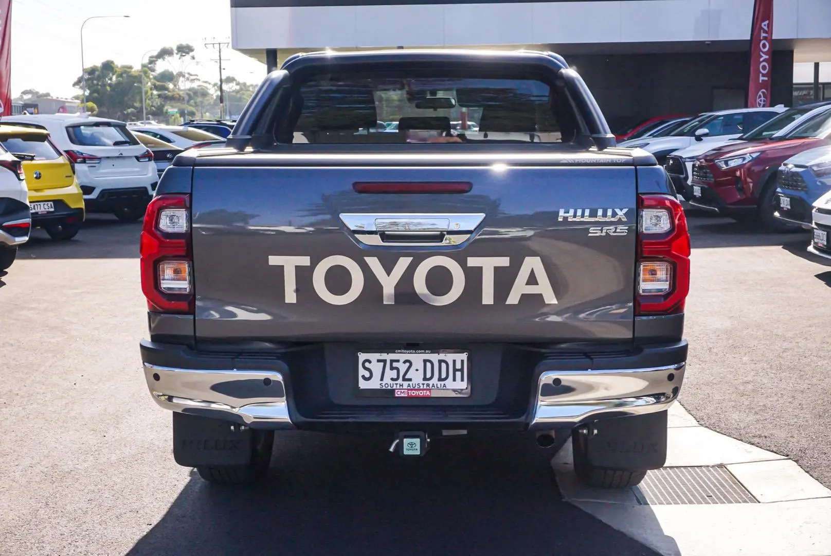 2021 Toyota Hilux Gallery Image 5