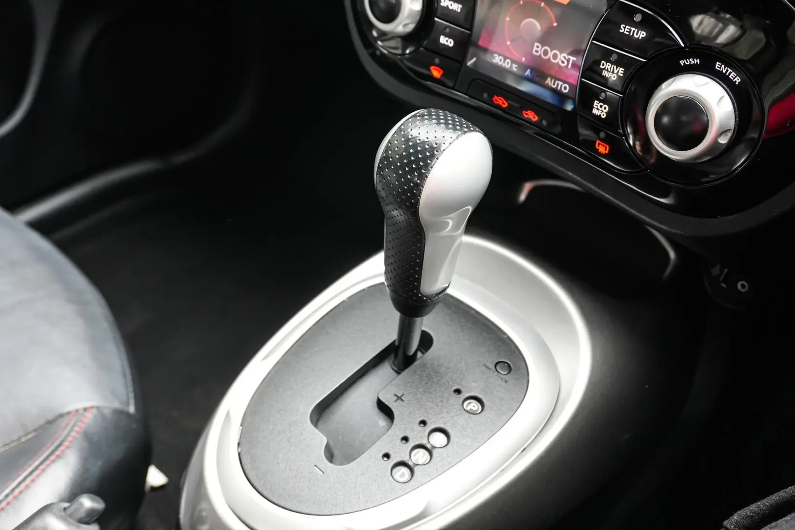 2013 Nissan JUKE Gallery Image 17