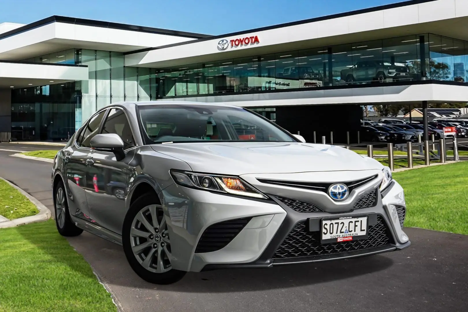 2020 Toyota Camry Gallery Image 1